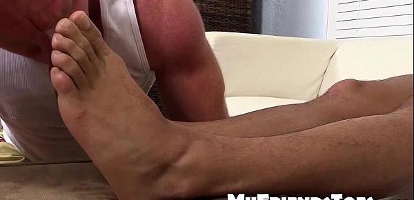  Muscled Dev likes licking toes as Javi wanks his big rod